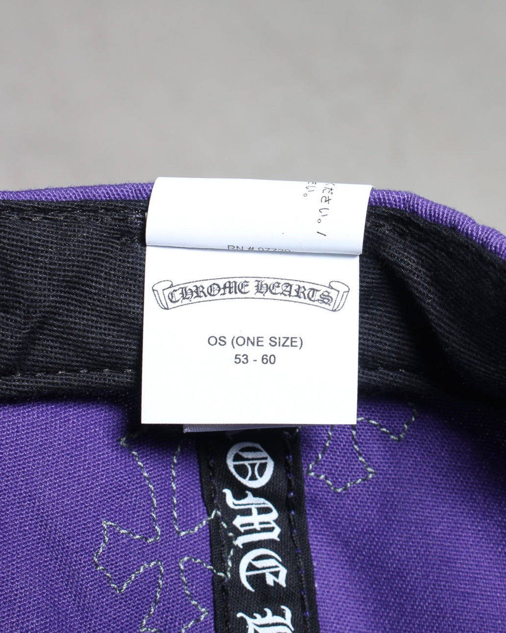 CHROME HEARTS
CROSS PATCH BASEBALL CAP