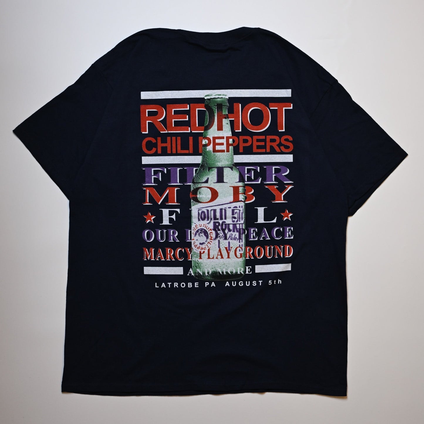 RED HOT CHILI PEPPERS ROLLING ROCK TOWN FAIR NAVY GILDAN XL (k_1123)