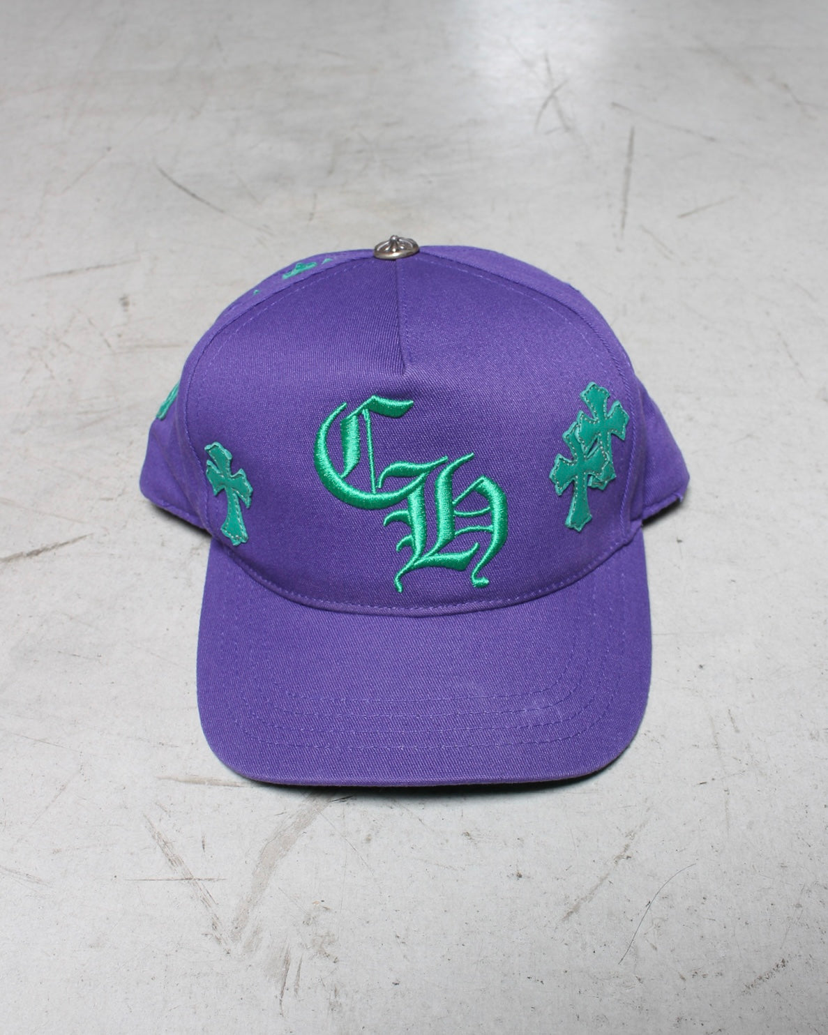 CHROME HEARTS 
CROSS PATCH BASEBALL CAP